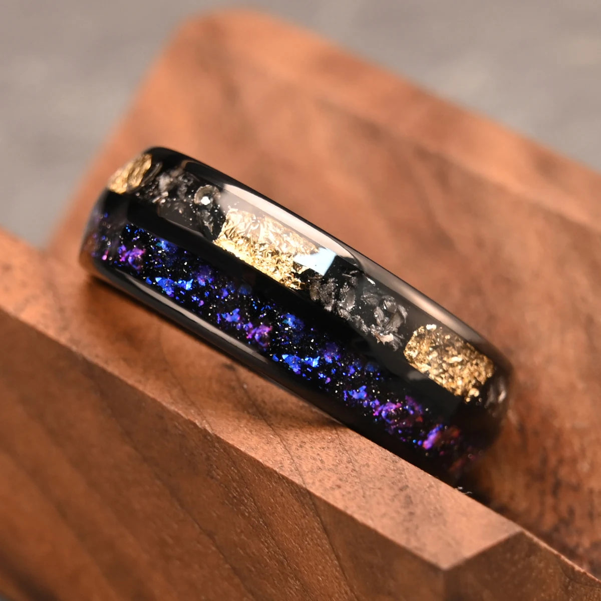 Odin– Nebulainspirert ring med ametyst og stjerneskinn